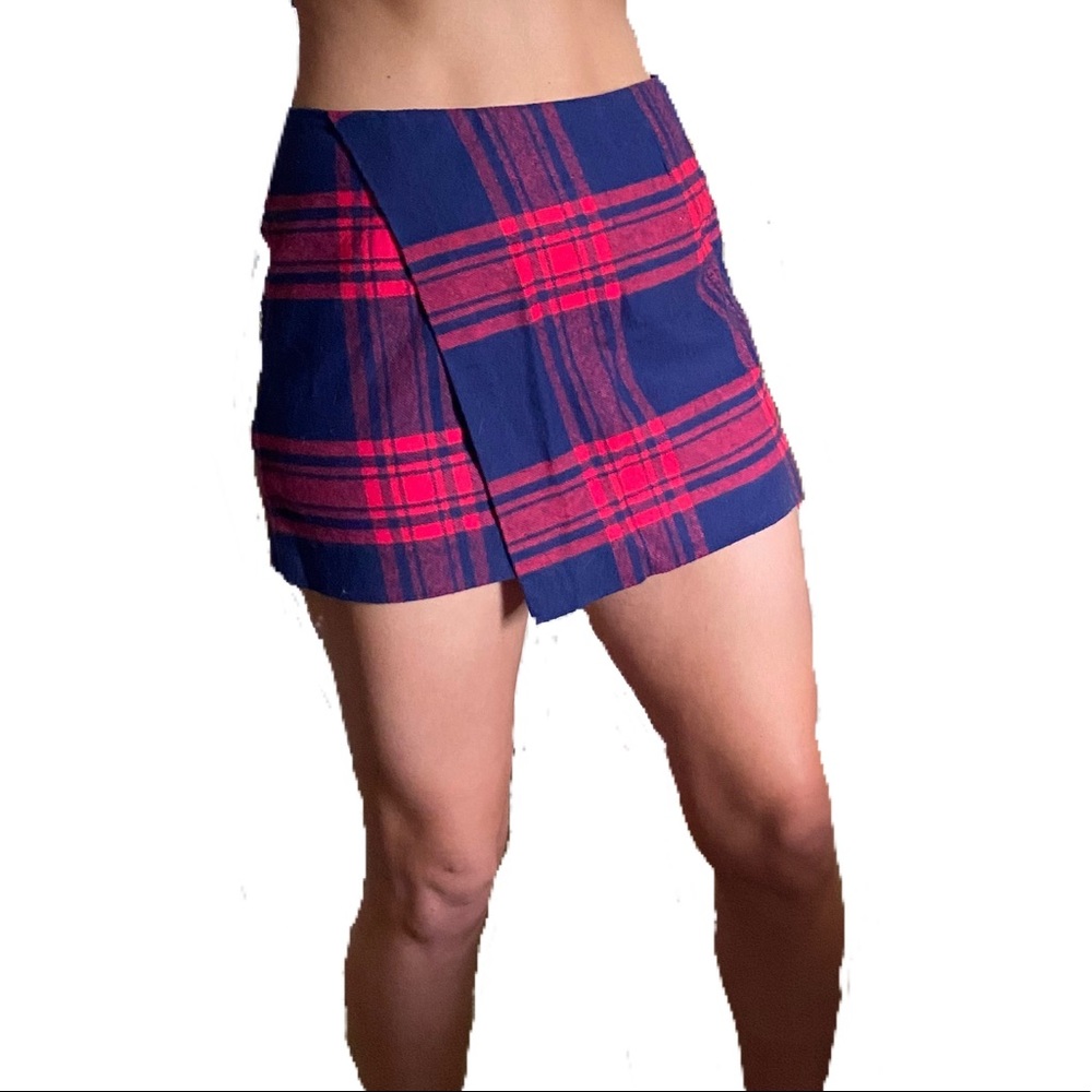 ⭐️ 3 for $8 H&M Plaid Wrap Front Skirt